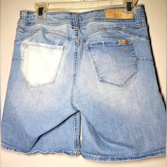 Seven7 Womens Denim Shorts Size 6 The Booty Shaper - Picture 1 of 11